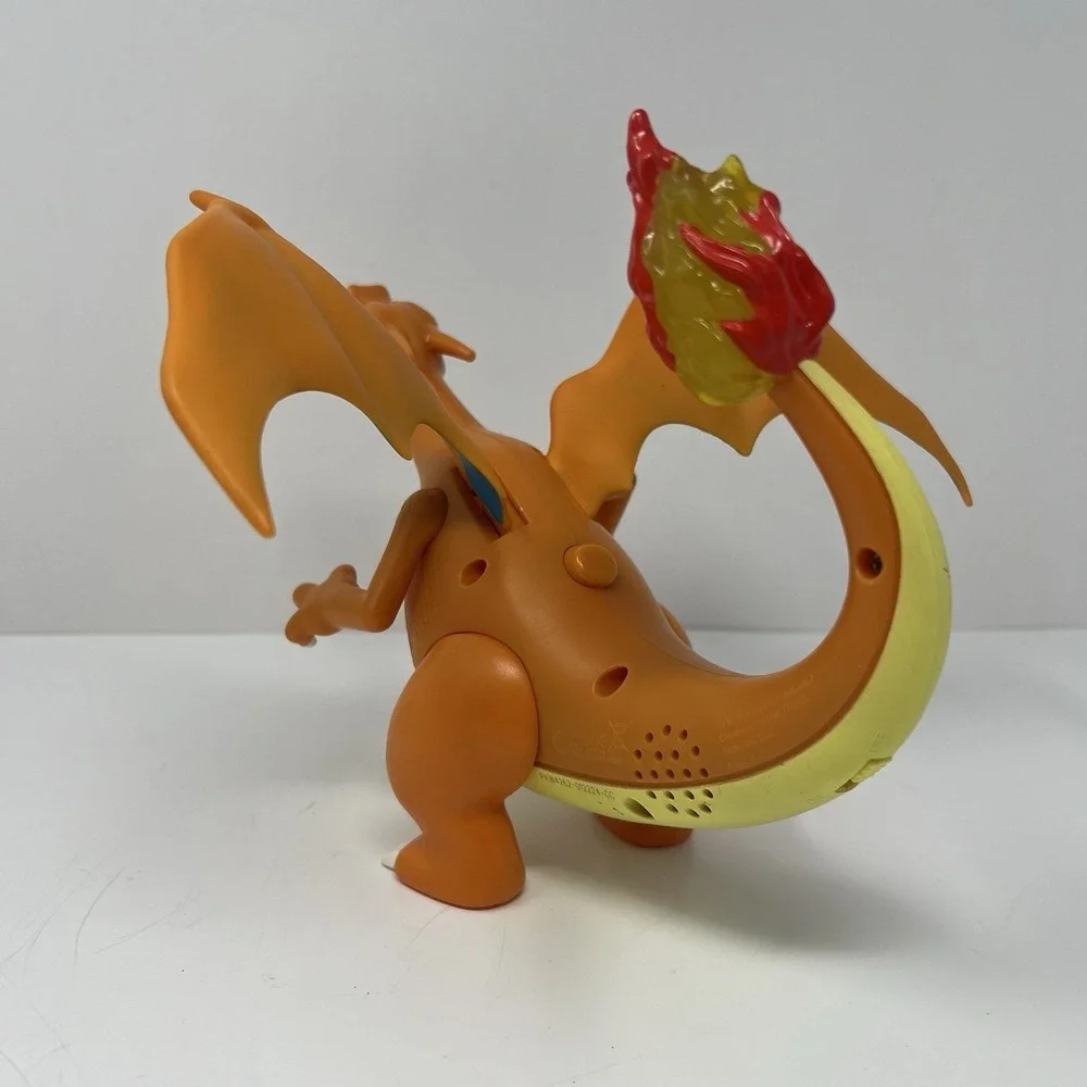 Pokemon Flame & Flight Charizard Deluxe 8